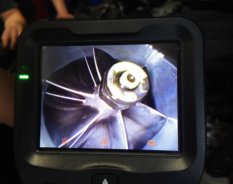 涡轮增压器的润滑方式，确实要勤换机油机滤，定期清洗